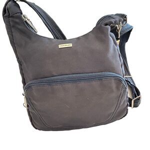 Travelon Anti-Theft Crossbody Bag with RFID Protection and LED Light‎